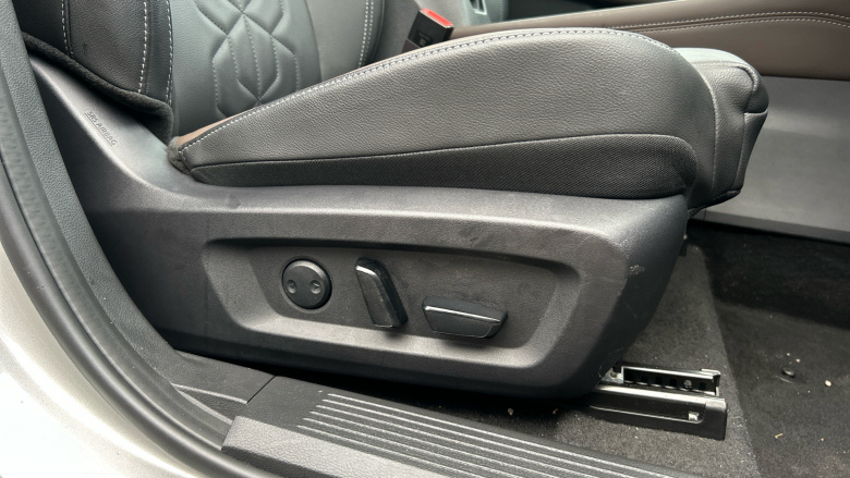 Nissan Qashqai 1.3 DiG-T MH Tekna 5dr Petrol Hatchback